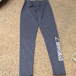 Gym shark leggings